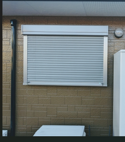 窓用シャッター（雨戸）